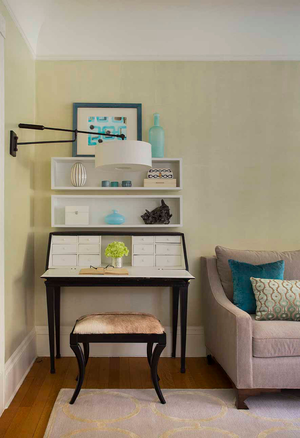 Lisa Tharp Designs Living Room desk nook