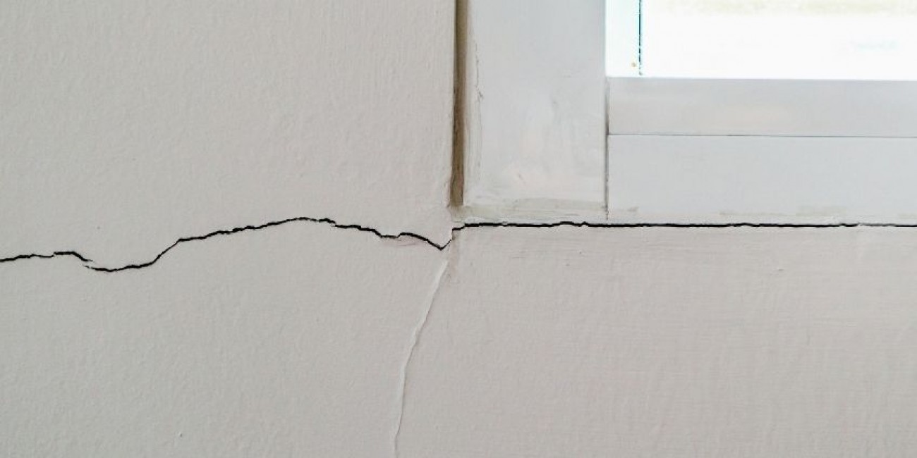 How To Prepare a Damaged Wall Before Painting