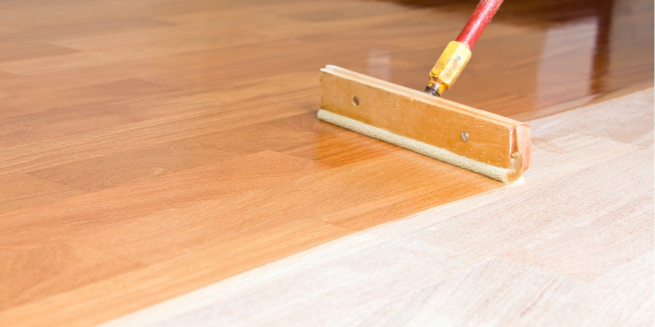 Applying water based wood stain to floor